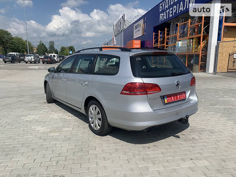 Універсал Volkswagen Passat 2012 в Івано-Франківську