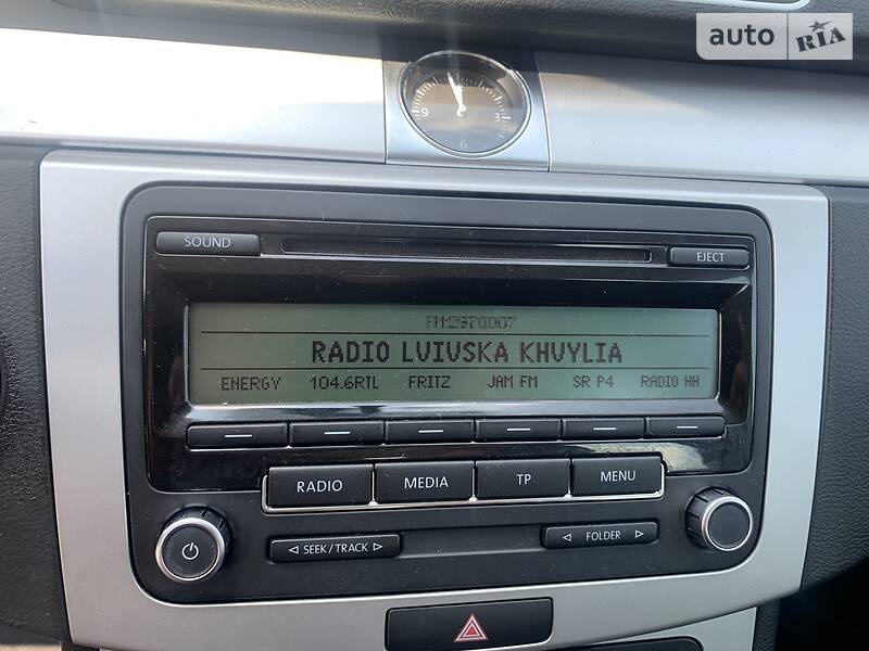 Універсал Volkswagen Passat 2012 в Івано-Франківську