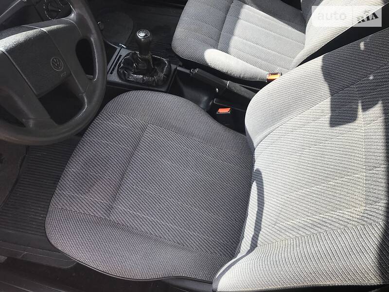 Седан Volkswagen Passat 1993 в Дніпрі