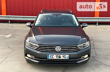 Универсал Volkswagen Passat 2016 в Киеве