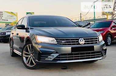 Седан Volkswagen Passat 2017 в Харькове
