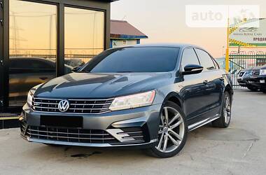 Седан Volkswagen Passat 2017 в Харькове