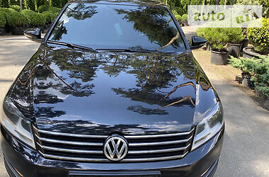 Седан Volkswagen Passat 2013 в Киеве