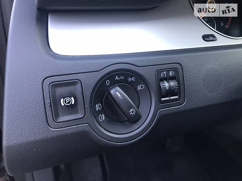Універсал Volkswagen Passat 2010 в Ірпені