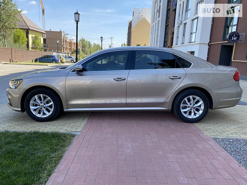 Седан Volkswagen Passat 2016 в Києві