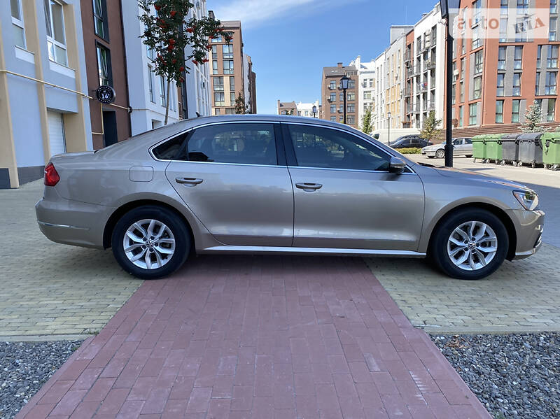 Седан Volkswagen Passat 2016 в Києві