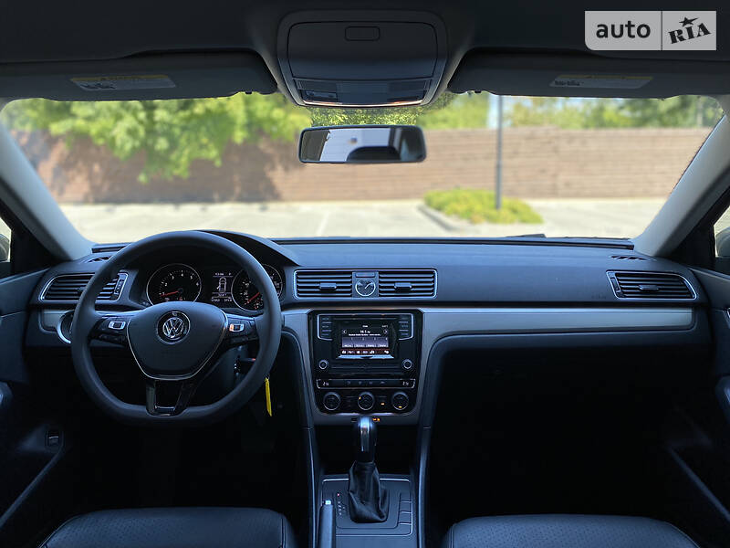 Седан Volkswagen Passat 2016 в Києві