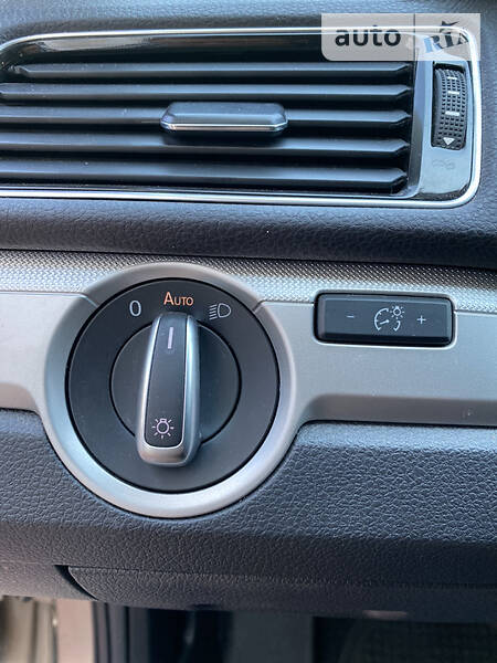 Седан Volkswagen Passat 2016 в Києві