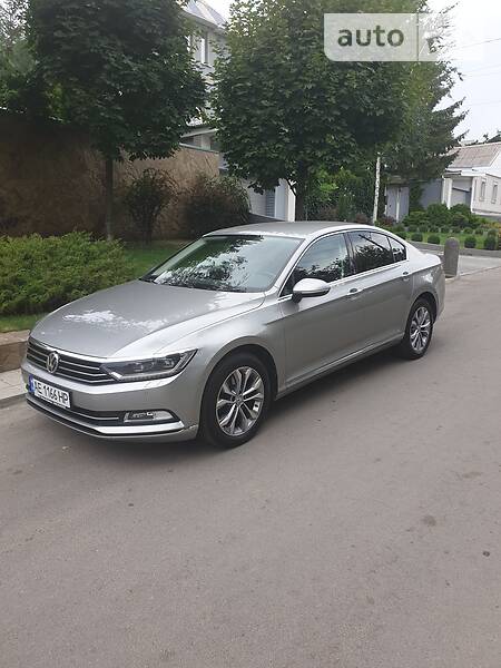 Седан Volkswagen Passat 2015 в Дніпрі