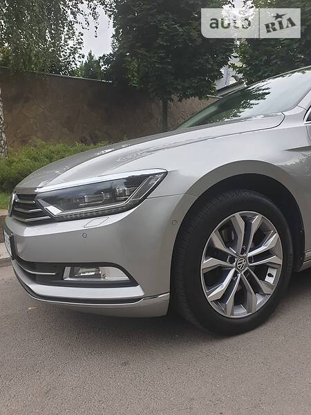 Седан Volkswagen Passat 2015 в Дніпрі