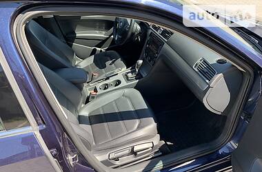 Седан Volkswagen Passat 2015 в 
