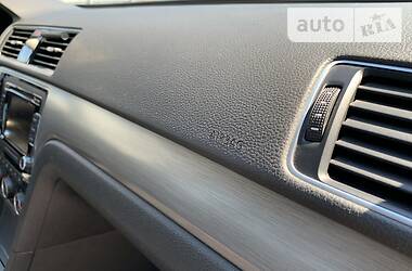 Седан Volkswagen Passat 2015 в 