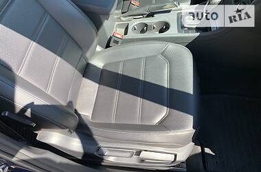 Седан Volkswagen Passat 2015 в 