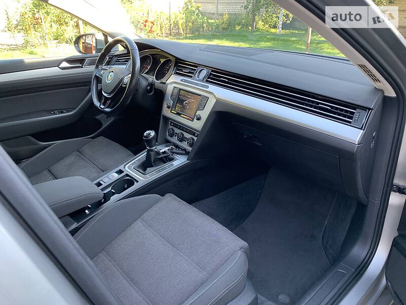 Універсал Volkswagen Passat 2015 в Луцьку