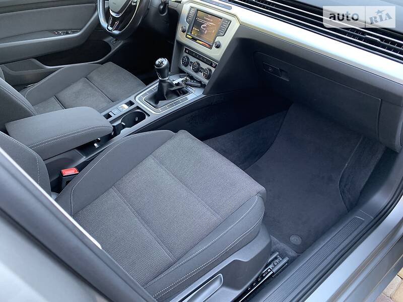 Універсал Volkswagen Passat 2015 в Луцьку