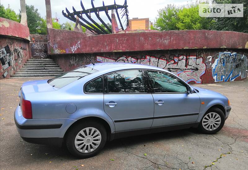 Седан Volkswagen Passat 1997 в Житомирі