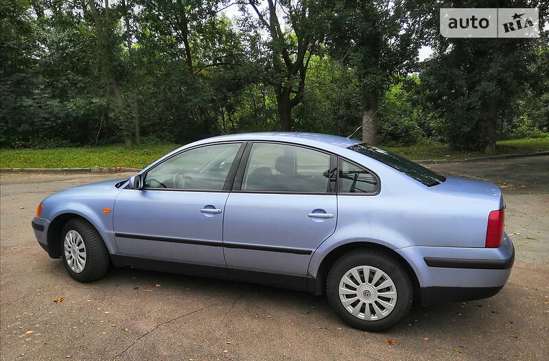 Седан Volkswagen Passat 1997 в Житомирі