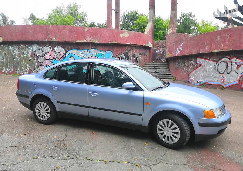 Седан Volkswagen Passat 1997 в Житомирі