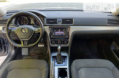 Седан Volkswagen Passat 2015 в 