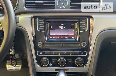 Седан Volkswagen Passat 2015 в 