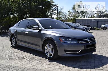 Седан Volkswagen Passat 2012 в Мариуполе