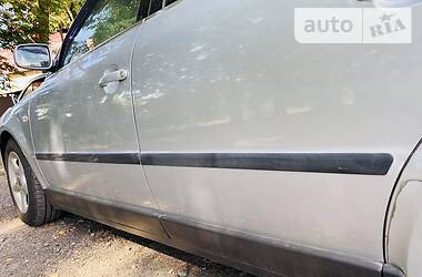 Універсал Volkswagen Passat 2001 в 