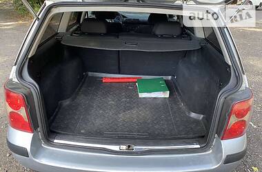 Універсал Volkswagen Passat 2001 в 