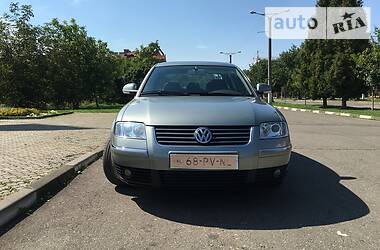 Седан Volkswagen Passat 2004 в Калуше