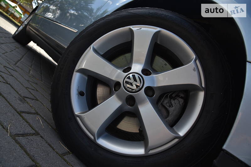 Універсал Volkswagen Passat 2008 в Дрогобичі