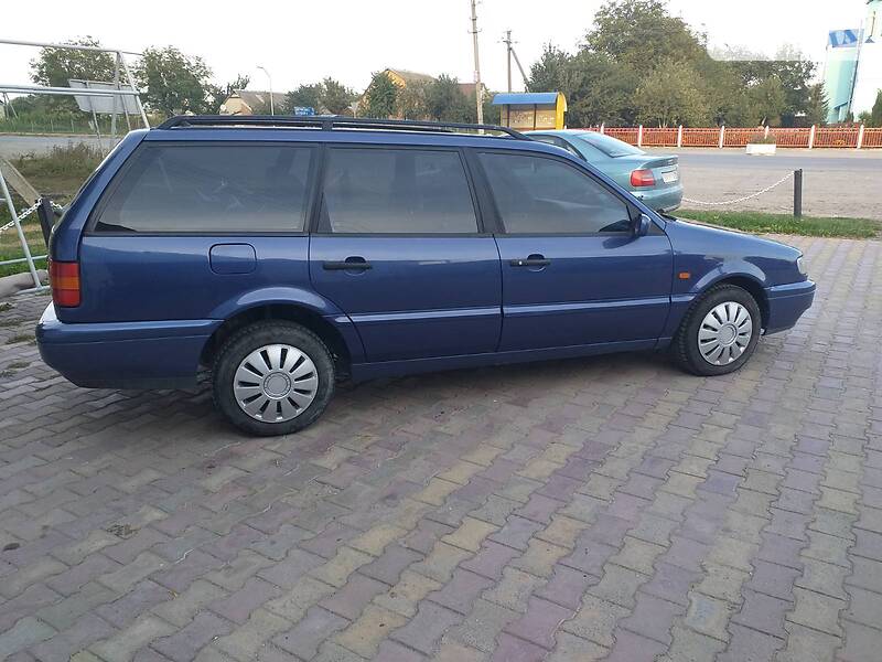 Універсал Volkswagen Passat 1994 в Теофіполі