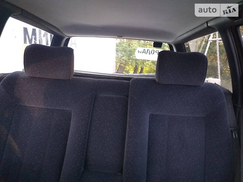 Універсал Volkswagen Passat 1994 в Теофіполі