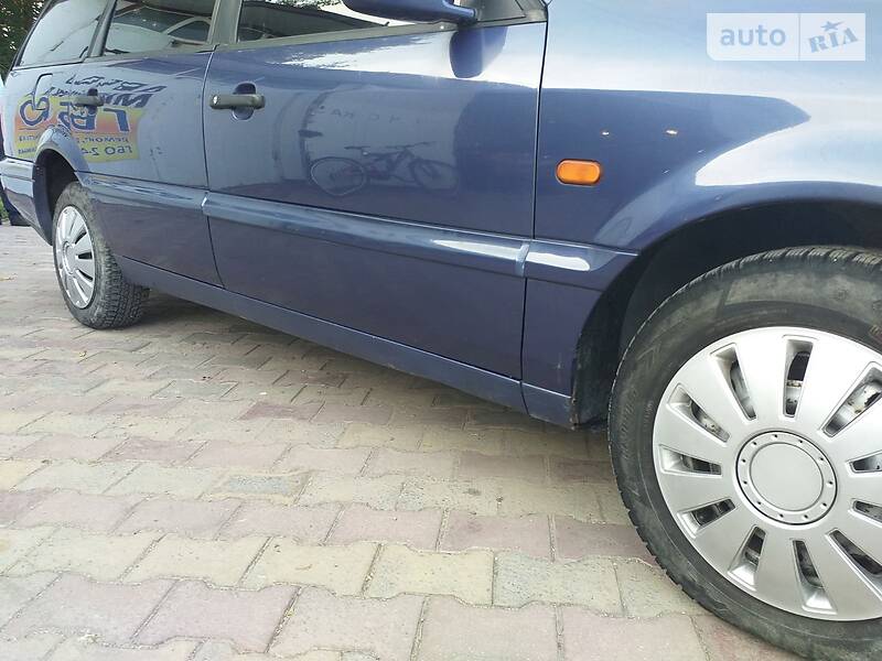 Універсал Volkswagen Passat 1994 в Теофіполі