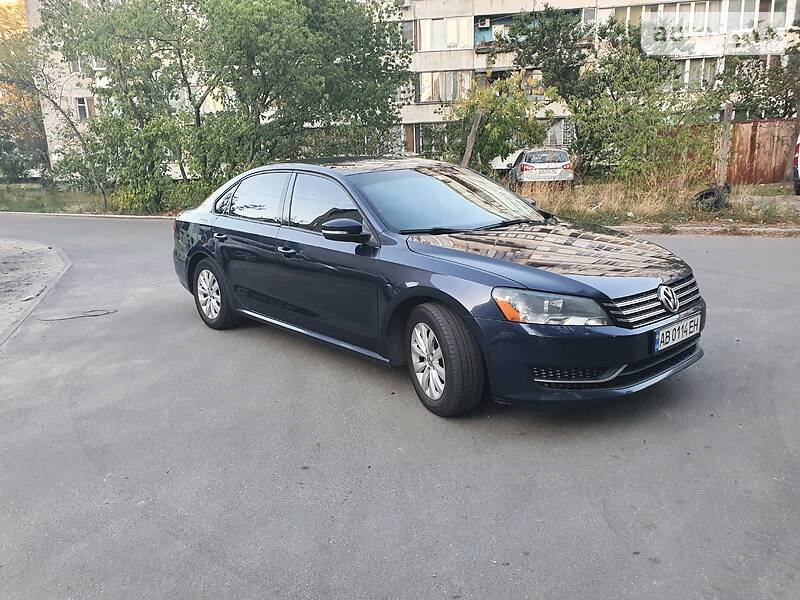 Седан Volkswagen Passat 2012 в Києві