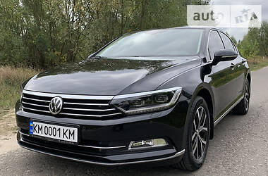 Седан Volkswagen Passat 2018 в Киеве