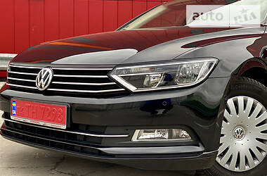 Универсал Volkswagen Passat 2016 в Киеве