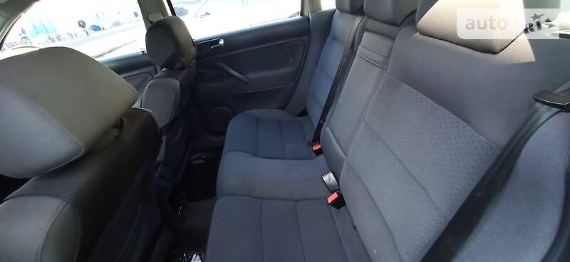 Універсал Volkswagen Passat 2004 в Києві фото 6 Універсал Volkswagen Passat 2004 в Києві