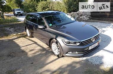 Универсал Volkswagen Passat 2015 в Волновахе