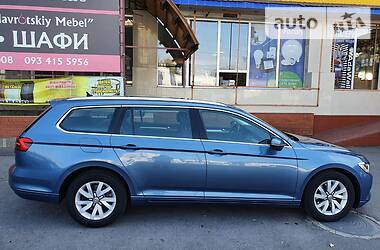 Универсал Volkswagen Passat 2015 в Виннице