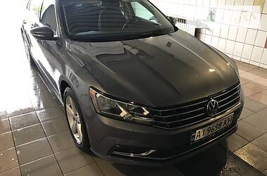 Седан Volkswagen Passat 2015 в Киеве