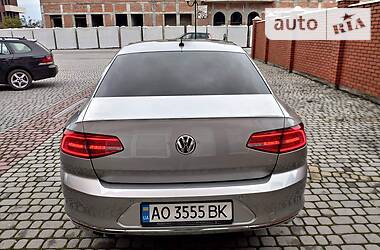 Седан Volkswagen Passat 2015 в Мукачево