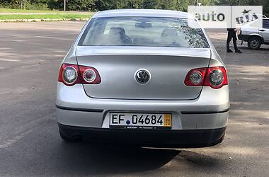 Седан Volkswagen Passat 2007 в Ровно