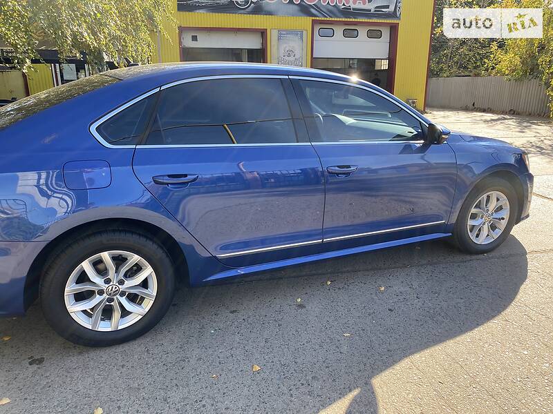 Седан Volkswagen Passat 2016 в Славянске