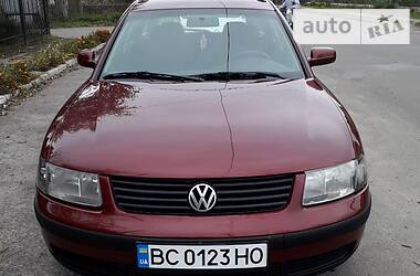 Универсал Volkswagen Passat 1998 в Киверцах