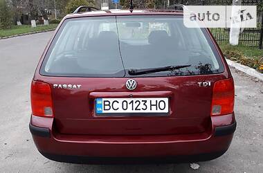 Универсал Volkswagen Passat 1998 в Киверцах