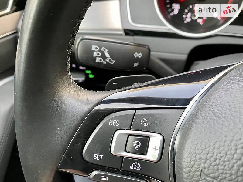 Універсал Volkswagen Passat 2015 в Луцьку