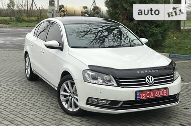 Седан Volkswagen Passat 2012 в Львове