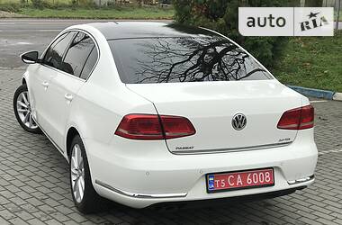 Седан Volkswagen Passat 2012 в Львове