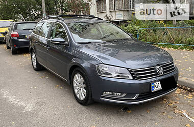 Универсал Volkswagen Passat 2013 в Киеве