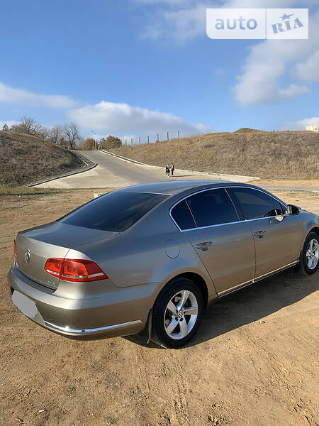 Седан Volkswagen Passat 2012 в Одессе