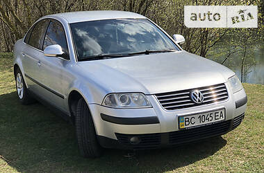 Седан Volkswagen Passat 2004 в Стрые